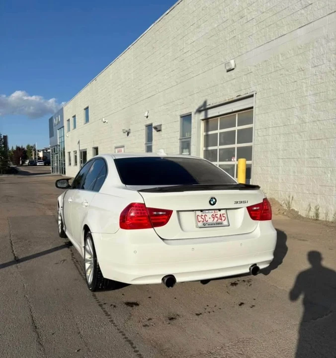 2011 BMW E90 3 Series Sedan - Image 5 of 9
