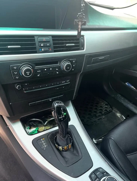 2011 BMW E90 3 Series Sedan - Image 7 of 9