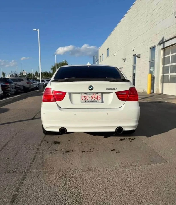 2011 BMW E90 3 Series Sedan - Image 4 of 9