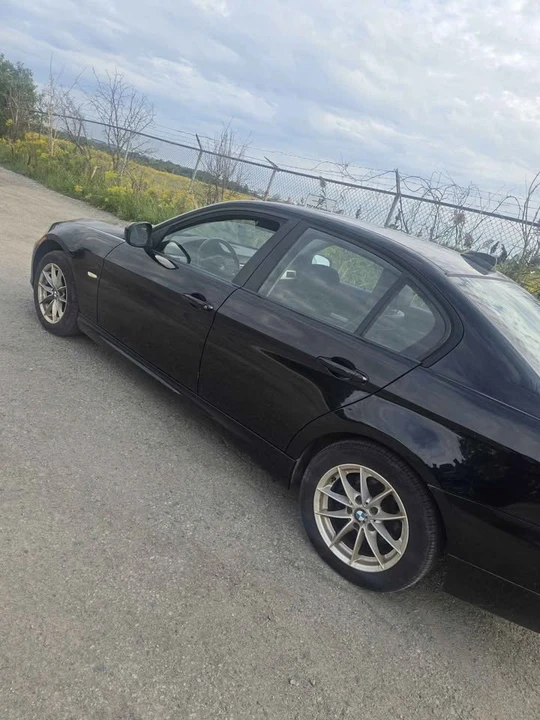 2011 BMW E90 3 Series Sedan - Image 5 of 10