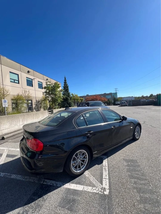 2011 BMW E90 3 Series Sedan - Image 6 of 10