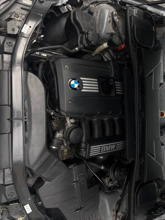 2011 BMW E90 3 Series Sedan - Image 11 of 13