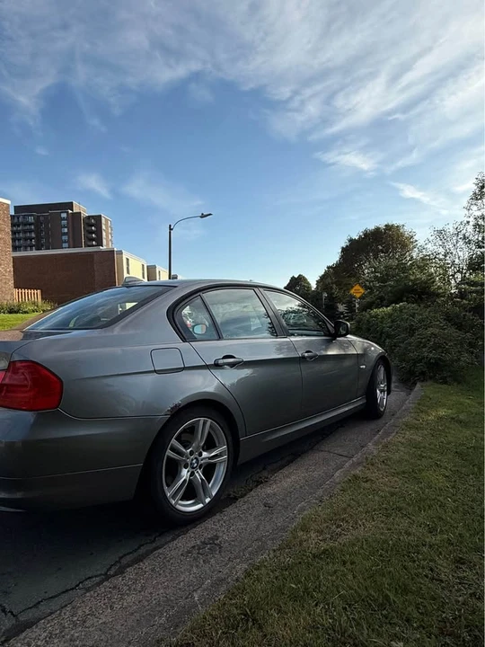 2011 BMW E90 3 Series Sedan - Image 4 of 13