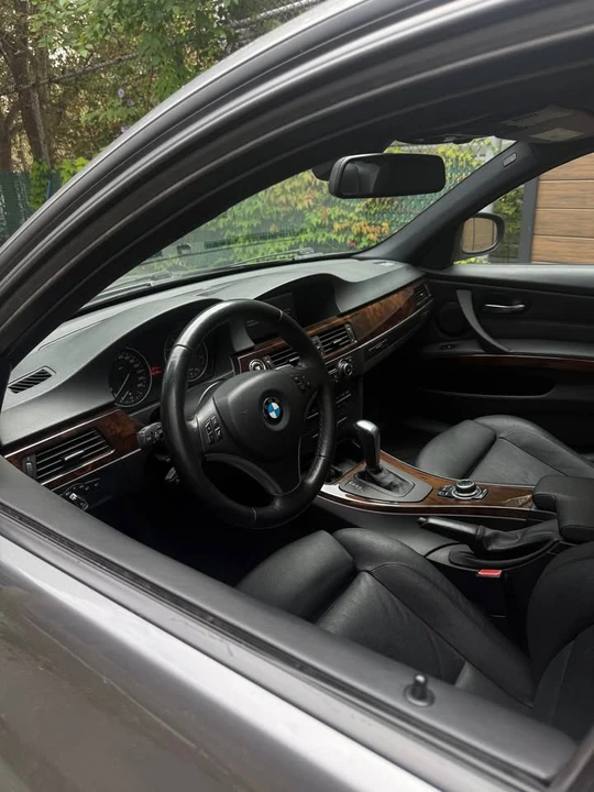 2011 BMW E90 3 Series Sedan - Image 8 of 13