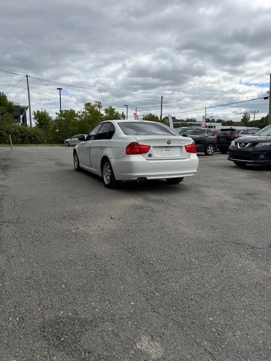 2011 BMW E90 3 Series Sedan - Image 4 of 16