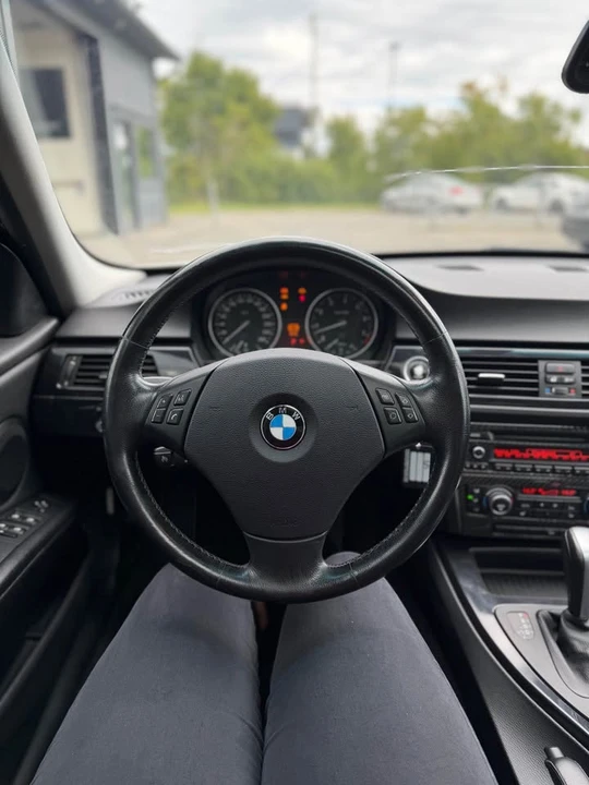2011 BMW E90 3 Series Sedan - Image 10 of 16