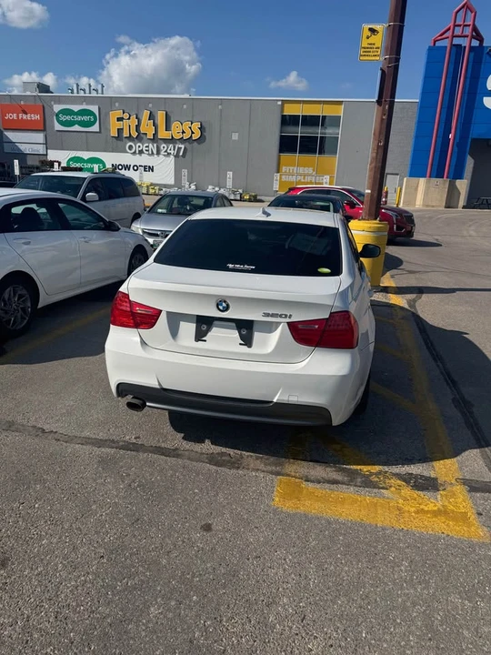 2011 BMW E90 3 Series Sedan - Image 3 of 3
