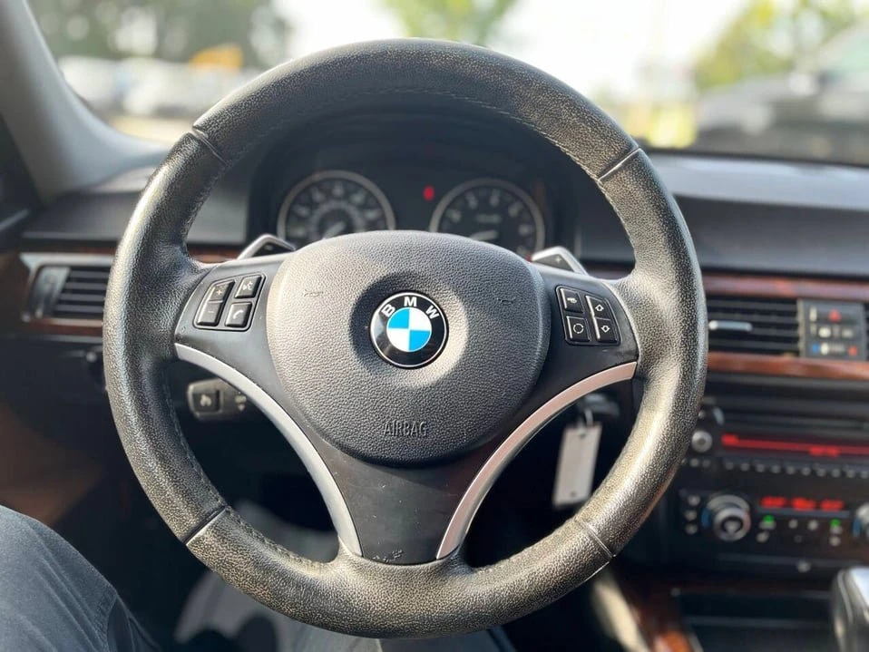 2011 BMW E90 3 Series Sedan - Image 11 of 20