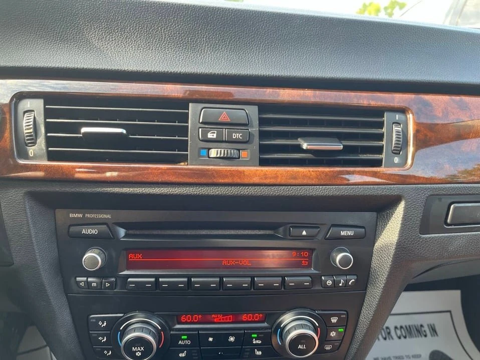 2011 BMW E90 3 Series Sedan - Image 17 of 20