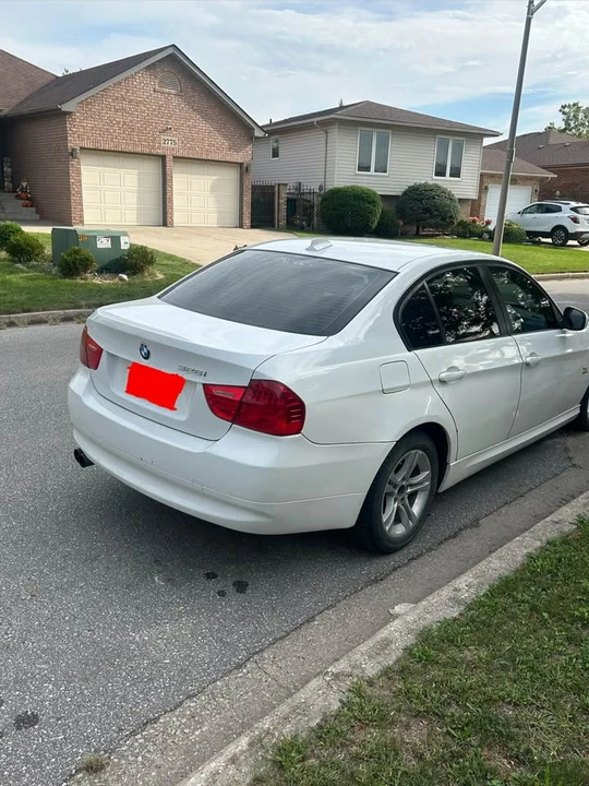 2011 BMW E90 3 Series Sedan - Image 4 of 6