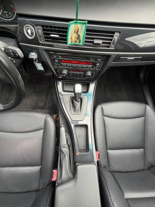 2011 BMW E90 3 Series Sedan - Image 11 of 16