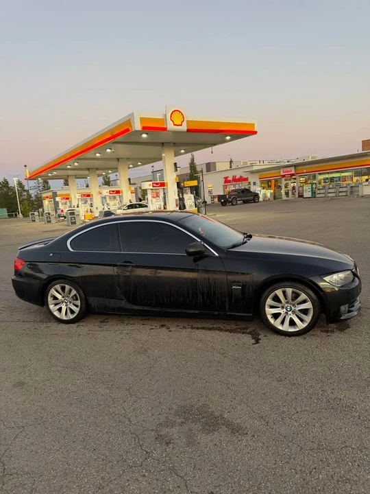 2011 BMW E90 3 Series Sedan - Image 3 of 9