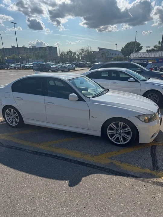 2011 BMW E90 3 Series Sedan - Image 2 of 3
