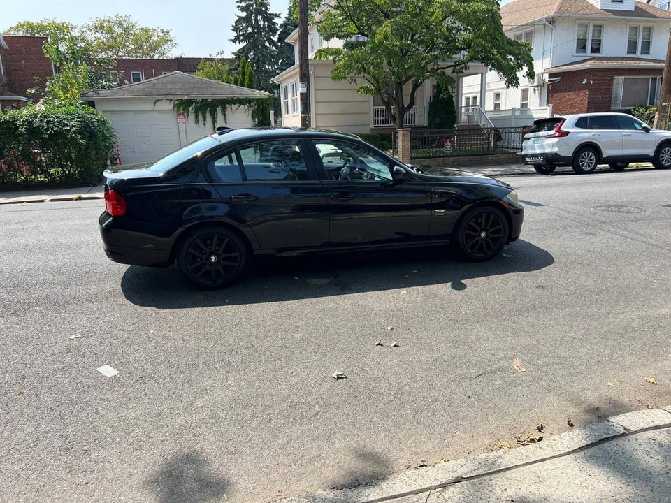 2011 BMW E90 3 Series Sedan - Image 7 of 16