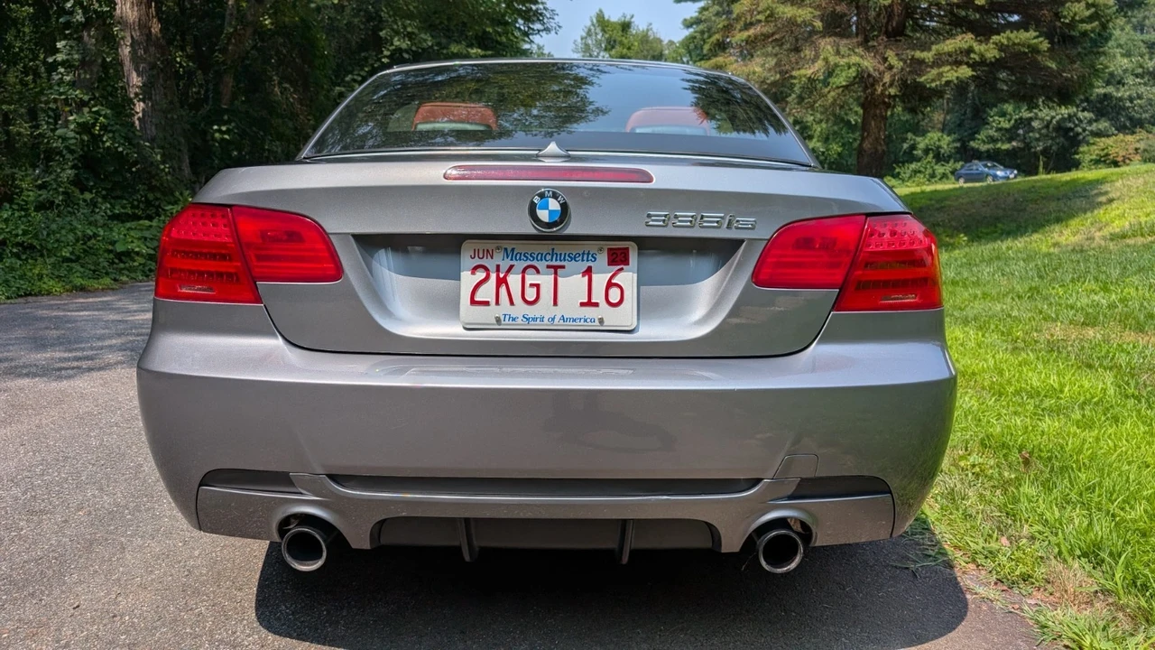 2011 BMW E90 3 Series Sedan - Image 5 of 19