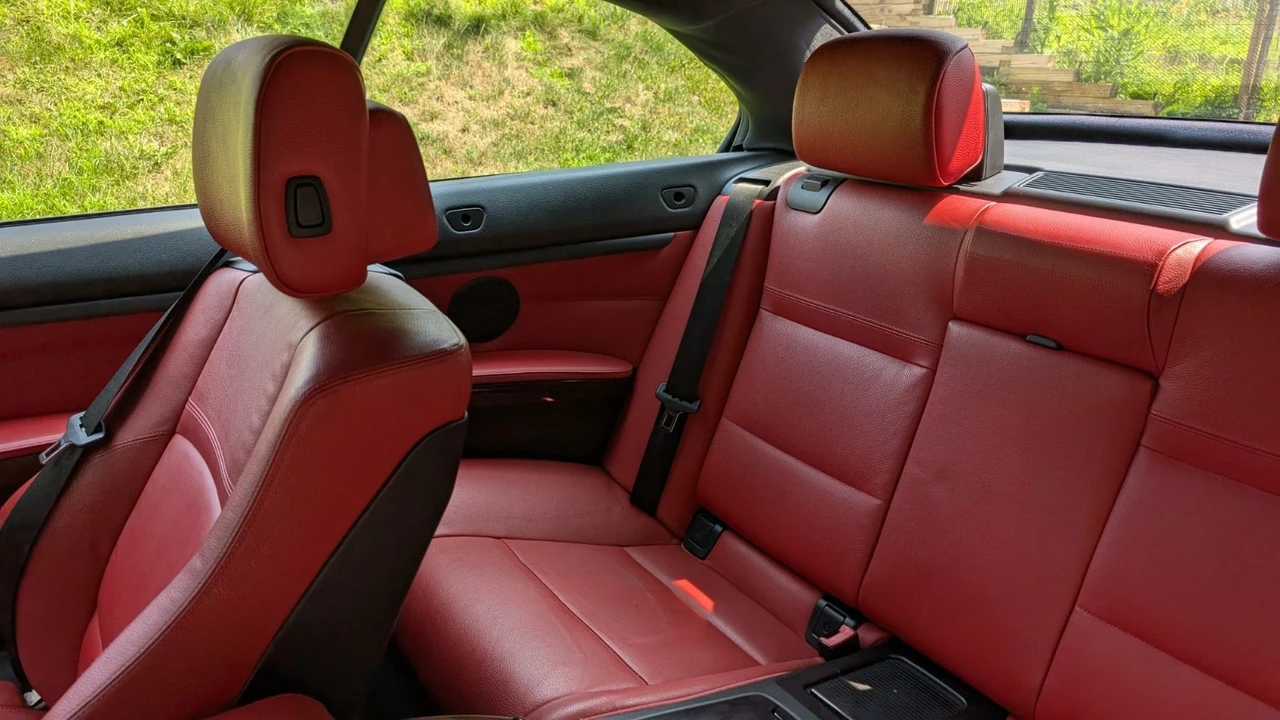 2011 BMW E90 3 Series Sedan - Image 10 of 19