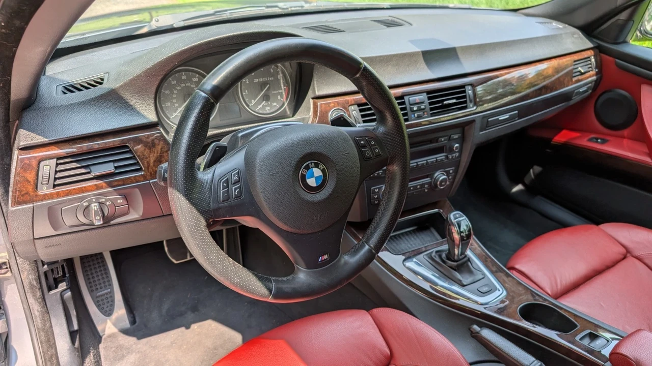 2011 BMW E90 3 Series Sedan - Image 9 of 19