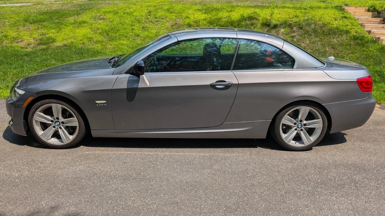 2011 BMW E90 3 Series Sedan - Image 3 of 19