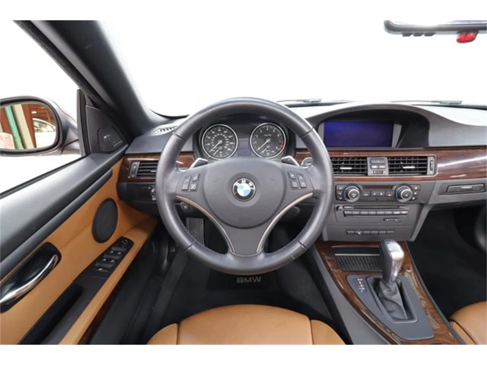 2011 BMW E90 3 Series Sedan - Image 16 of 31