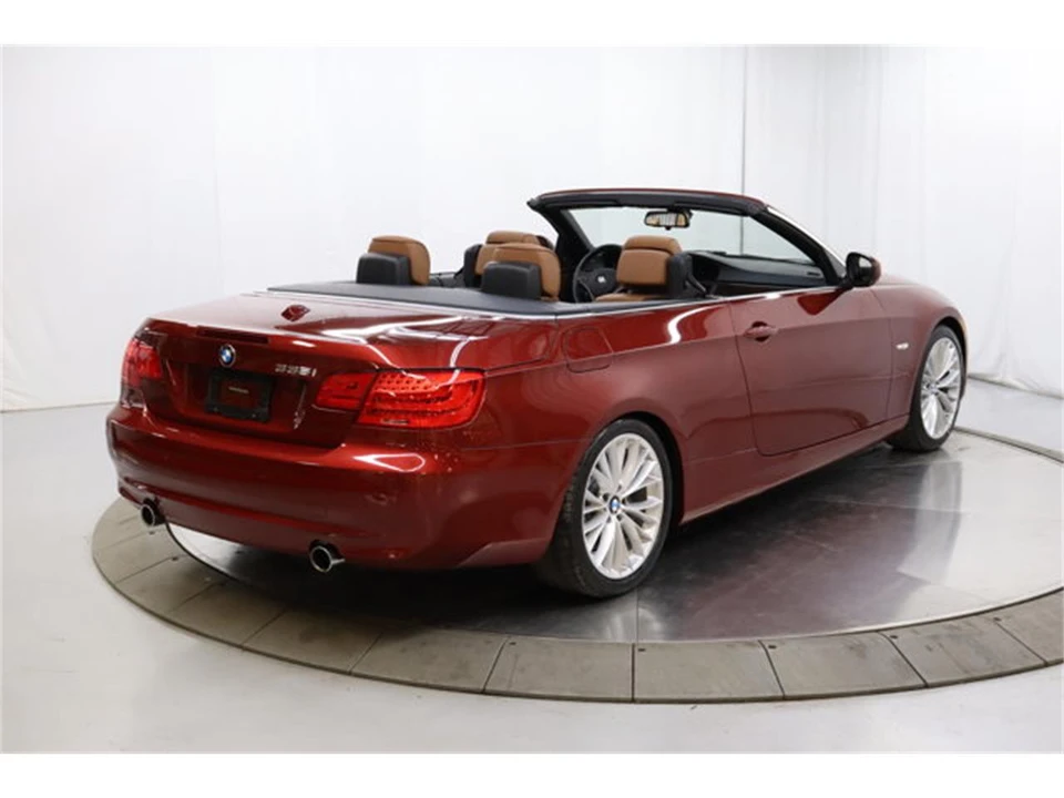 2011 BMW E90 3 Series Sedan - Image 14 of 31