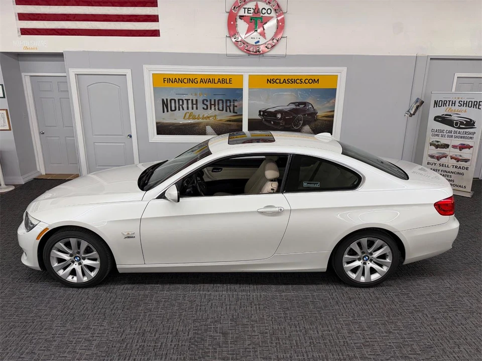 2011 BMW E90 3 Series Sedan - Image 16 of 31