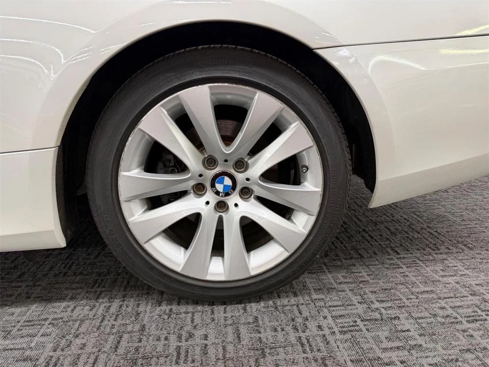 2011 BMW E90 3 Series Sedan - Image 23 of 31
