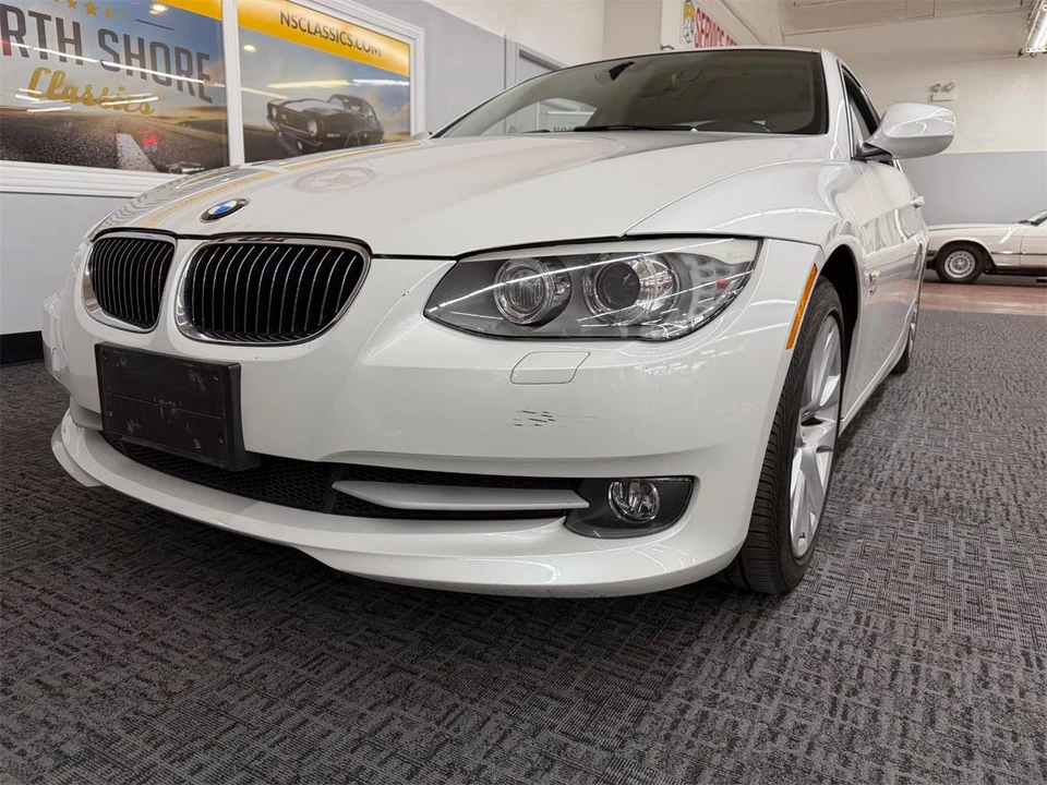 2011 BMW E90 3 Series Sedan - Image 8 of 31