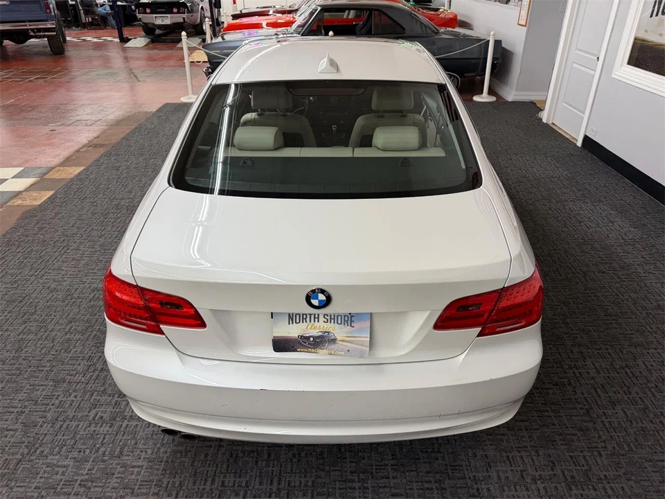 2011 BMW E90 3 Series Sedan - Image 12 of 31
