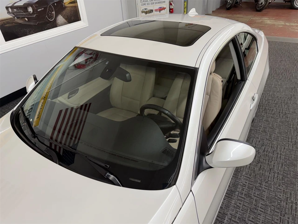 2011 BMW E90 3 Series Sedan - Image 9 of 31