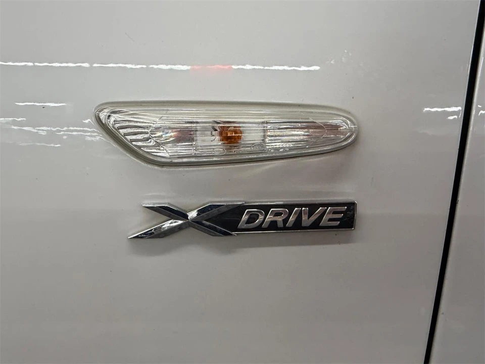 2011 BMW E90 3 Series Sedan - Image 21 of 31