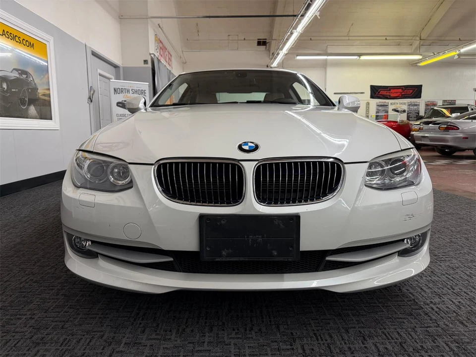 2011 BMW E90 3 Series Sedan - Image 6 of 31