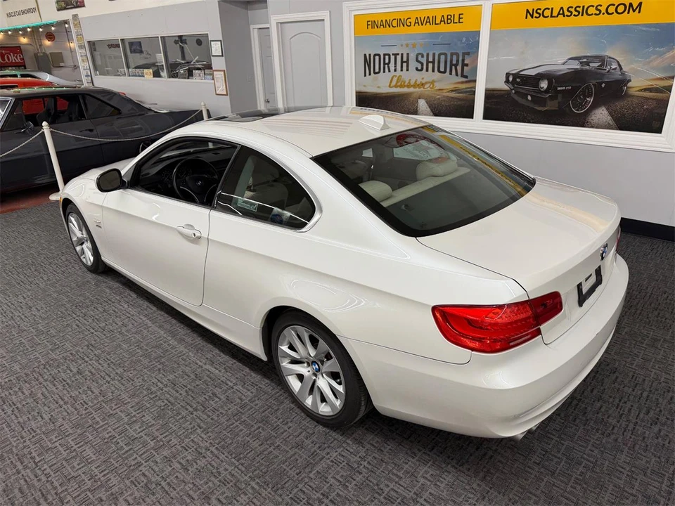2011 BMW E90 3 Series Sedan - Image 3 of 31
