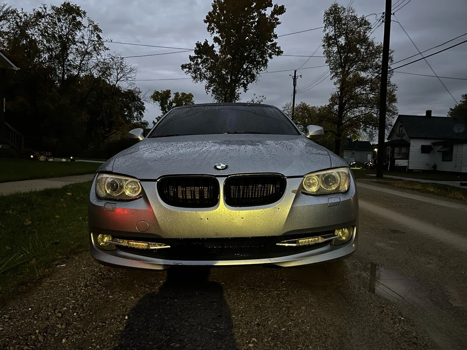 2011 BMW E90 3 Series Sedan - Image 5 of 11