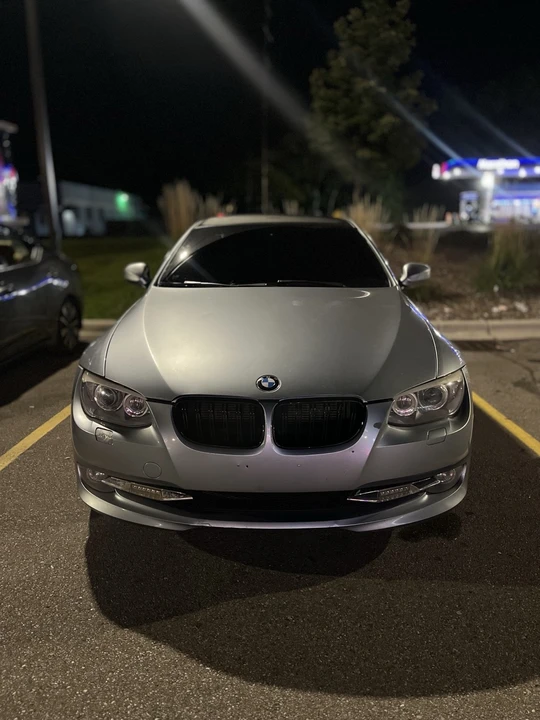 2011 BMW E90 3 Series Sedan - Image 8 of 11