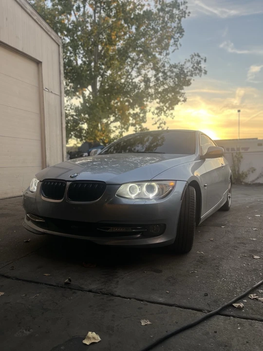 2011 BMW E90 3 Series Sedan - Image 9 of 11