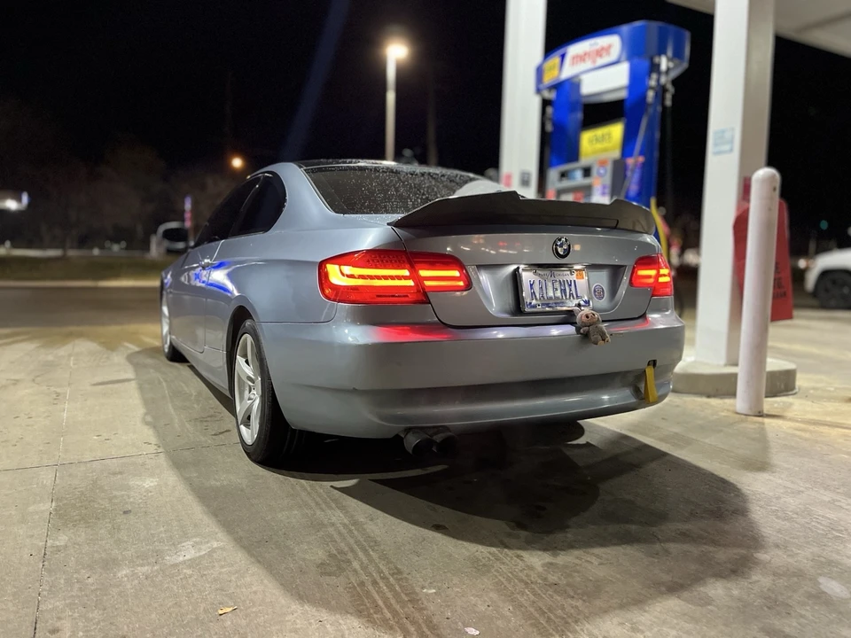 2011 BMW E90 3 Series Sedan - Image 2 of 11