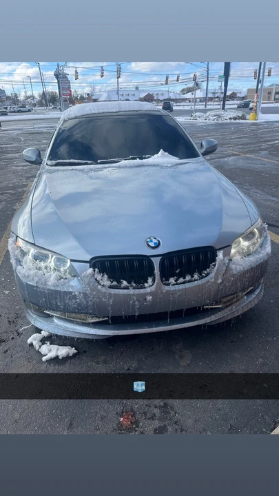 2011 BMW E90 3 Series Sedan - Image 4 of 11