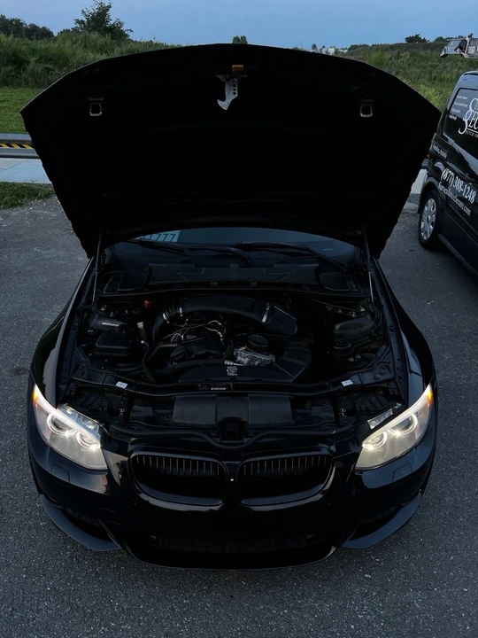 2011 BMW E90 3 Series Sedan - Image 8 of 9