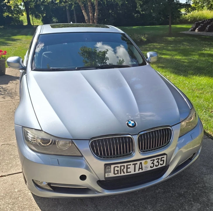 2011 BMW E90 3 Series Sedan - Image 4 of 11