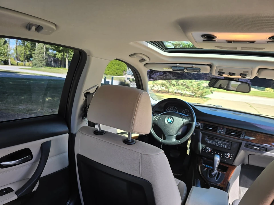2011 BMW E90 3 Series Sedan - Image 11 of 11