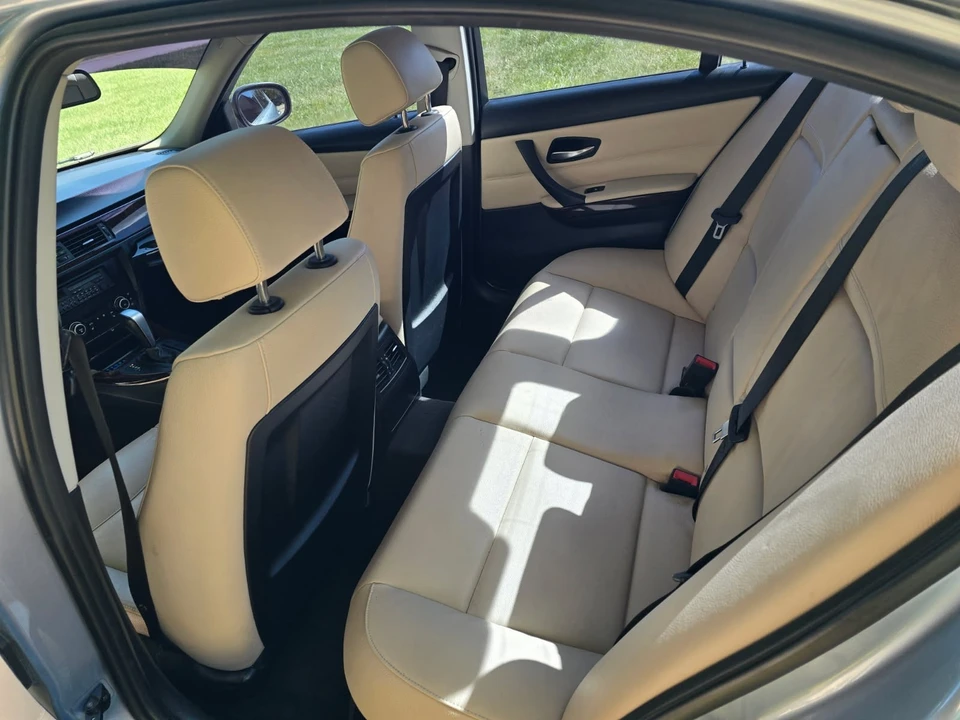 2011 BMW E90 3 Series Sedan - Image 8 of 11