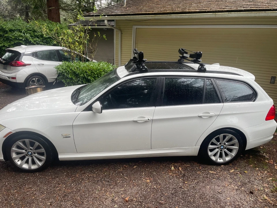 2011 BMW E90 3 Series Sedan - Image 5 of 6