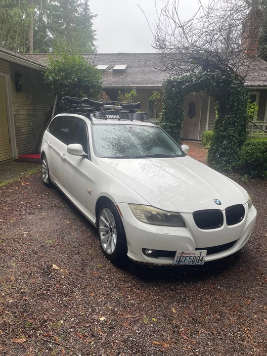 2011 BMW E90 3 Series Sedan - Image 3 of 6