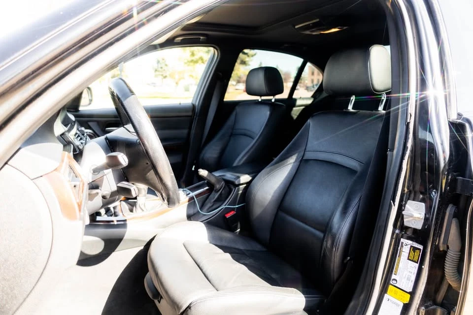 2011 BMW 3 Series - Image 6 of 9