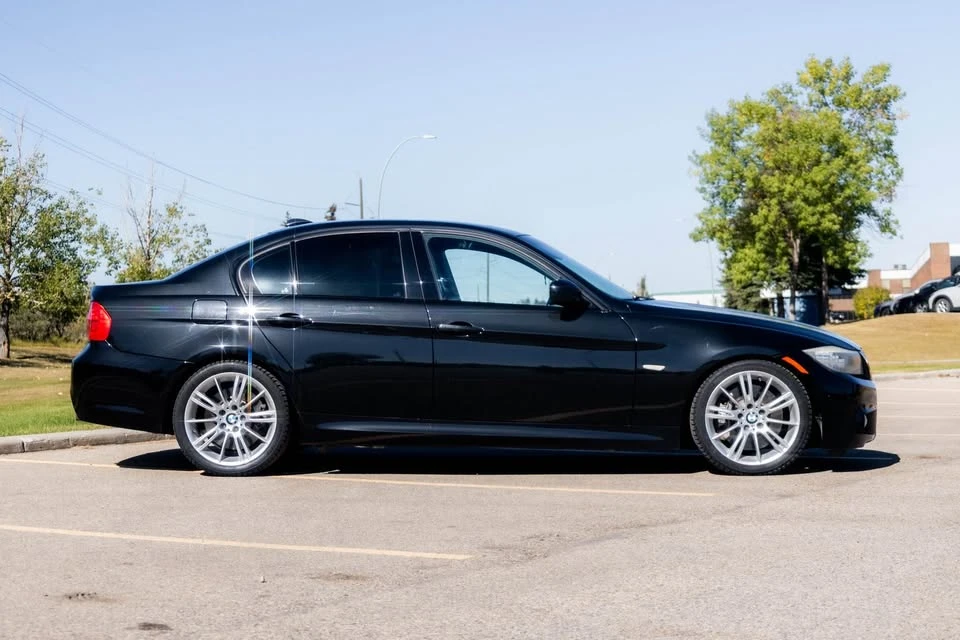 2011 BMW 3 Series - Image 8 of 9