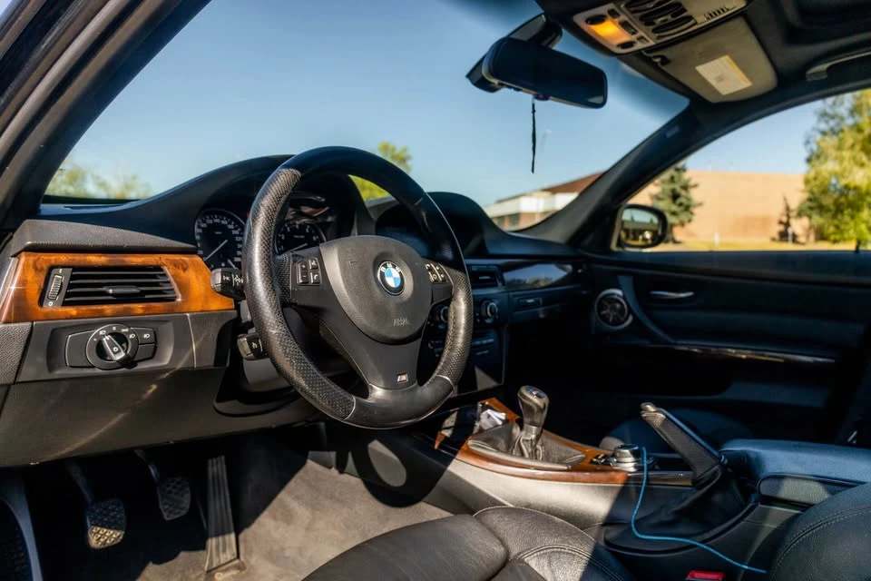 2011 BMW 3 Series - Image 5 of 9