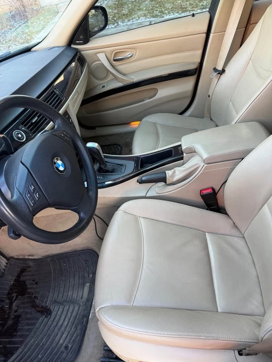 2011 BMW E90 3 Series Sedan - Image 5 of 9