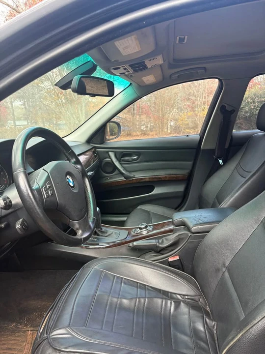 2011 BMW E90 3 Series Sedan - Image 4 of 6