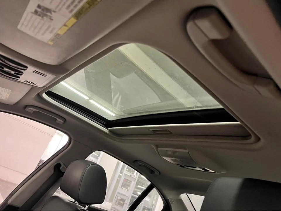 2011 BMW 3 Series - Image 12 of 16