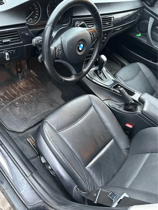 2011 BMW E90 3 Series Sedan - Image 8 of 11